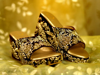 Svetah Mayura (Wedges)